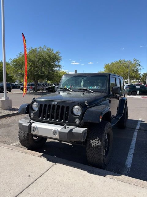 Used 2015 Jeep Wrangler Unlimited Sahara w/ Connectivity Group AWD/4WD image 3