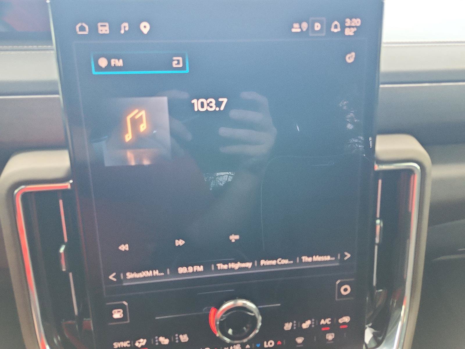 Certified 2025 GMC Yukon Denali Ultimate AWD/4WD image 21