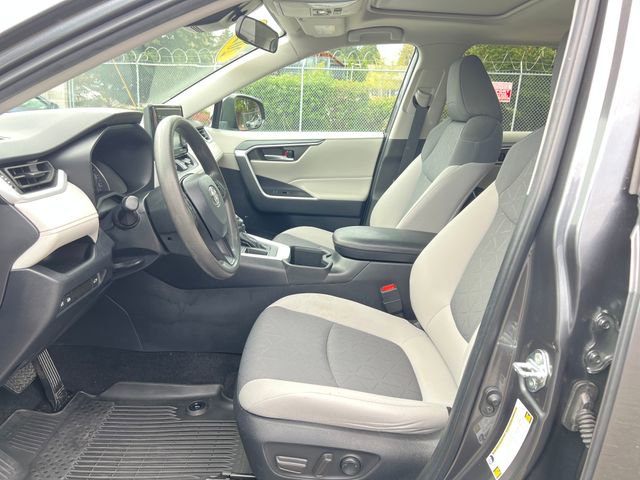 Used 2022 Toyota RAV4 XLE w/ Convenience Package FWD image 19