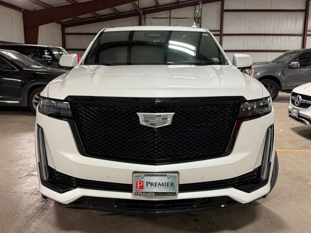 Used 2022 Cadillac Escalade ESV Sport w/ LPO, ONYX Package AWD/4WD image 2