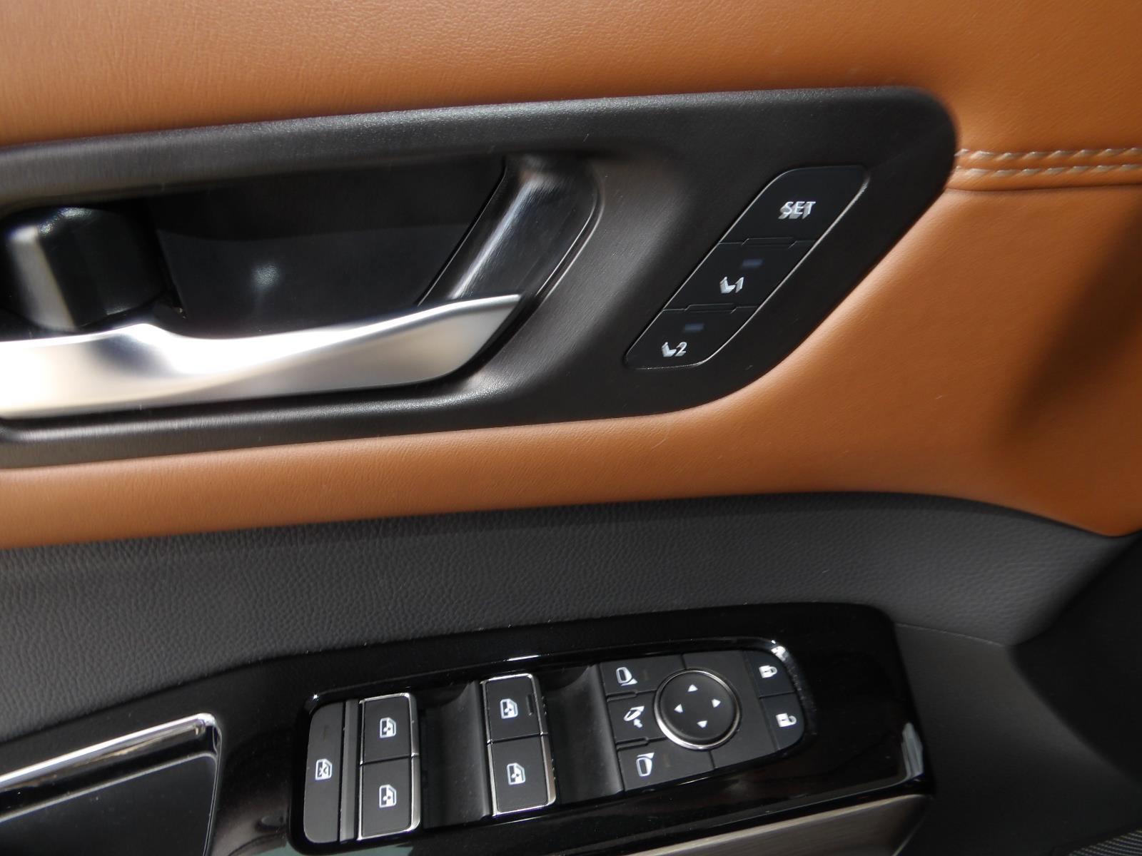 Certified 2025 Nissan Pathfinder Platinum w/ Cargo Package image 26