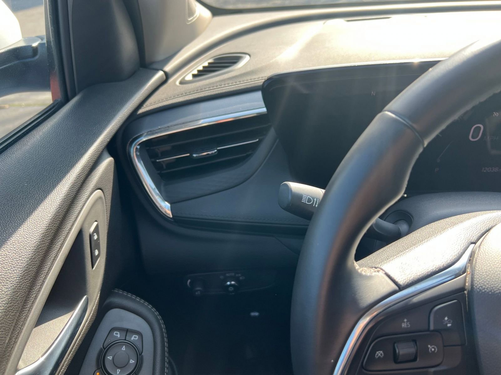 Used 2025 Buick Encore GX Preferred image 32