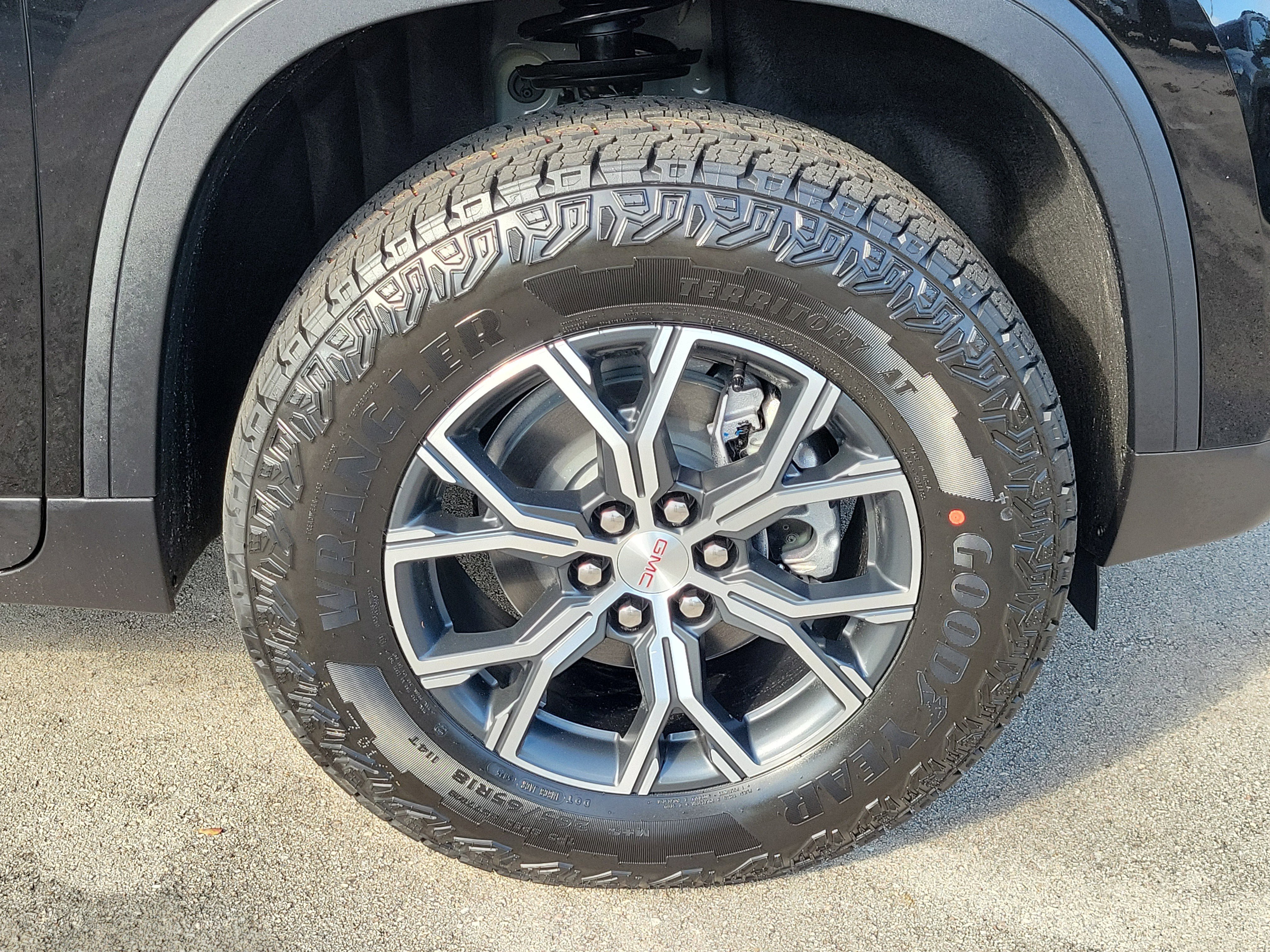 New 2026 GMC Acadia AT4 w/ Luxury Package image 5
