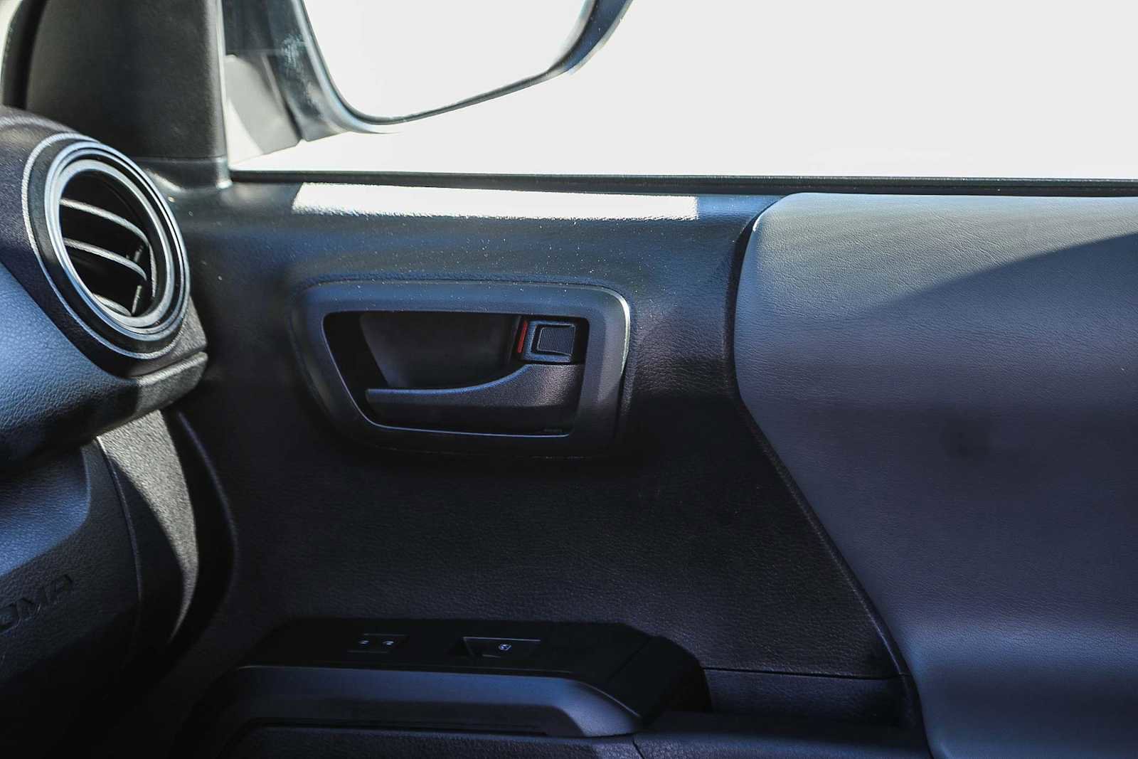 Certified 2018 Toyota Tacoma SR image 23