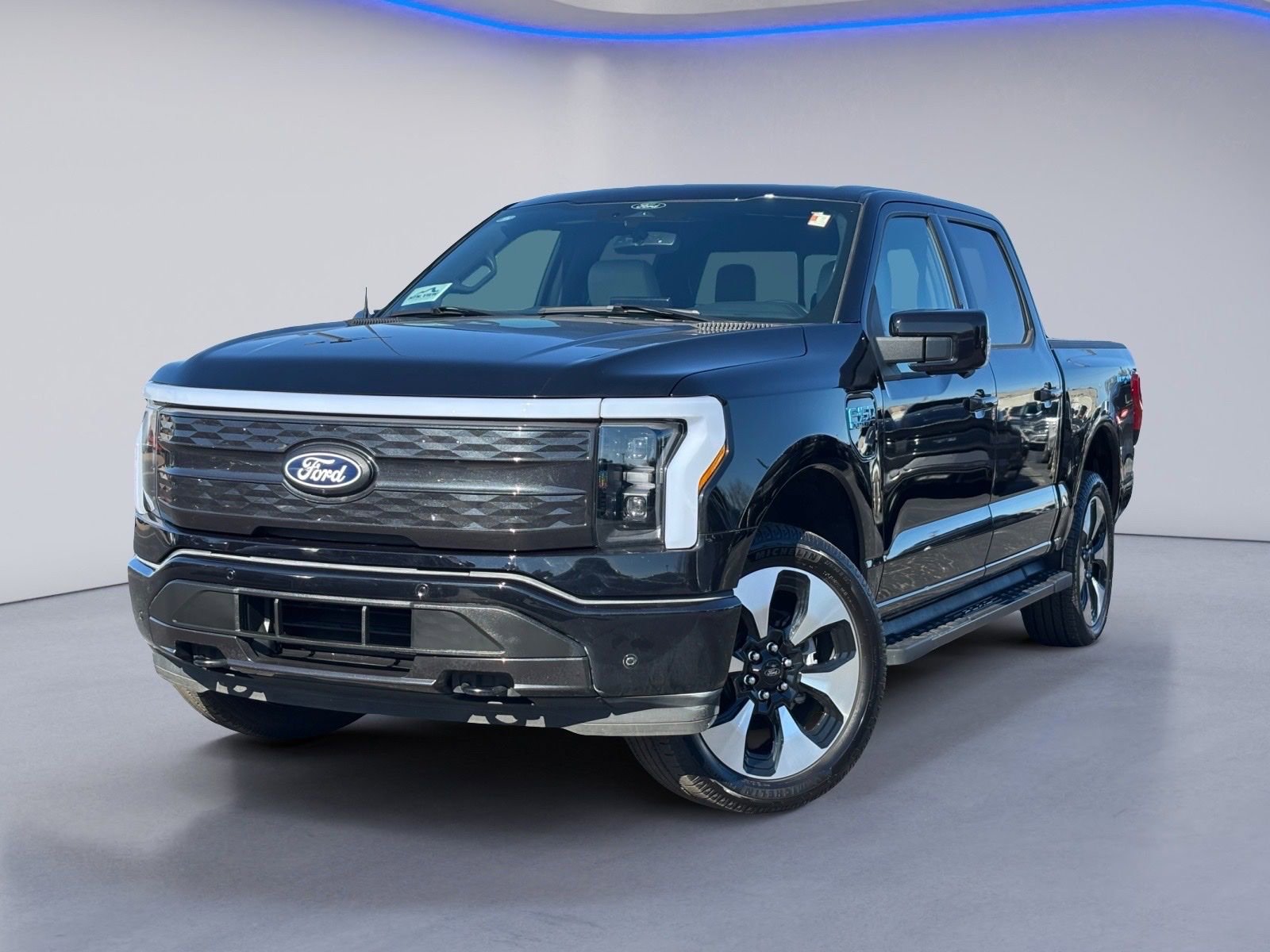 Used 2025 Ford F150 Lightning Platinum image 2
