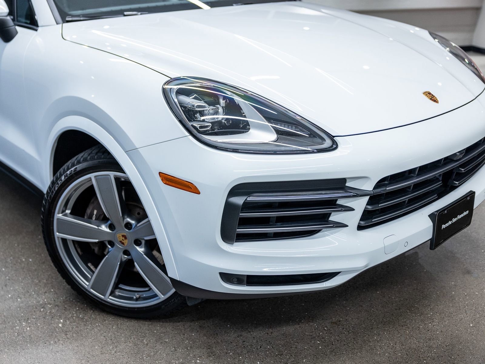 Certified 2023 Porsche Cayenne Platinum Edition image 18