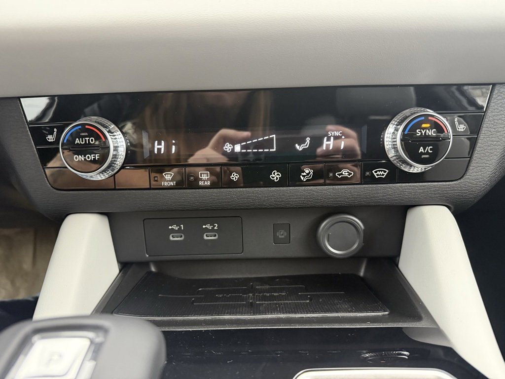 New 2025 Mitsubishi Outlander SE image 24