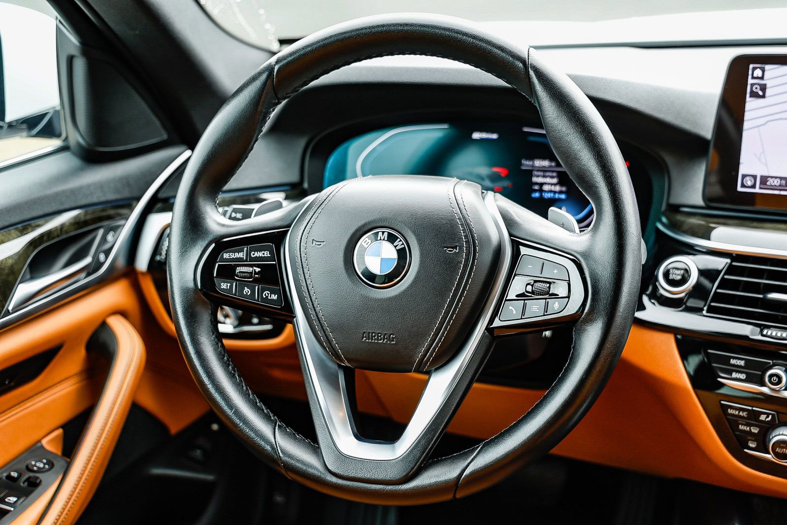 Used 2021 BMW 530e w/ Parking Assistance Package image 13