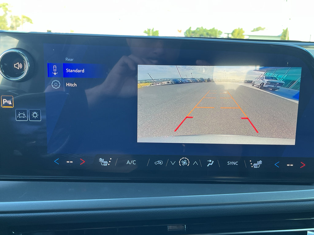 New 2026 Chevrolet Traverse LT image 23