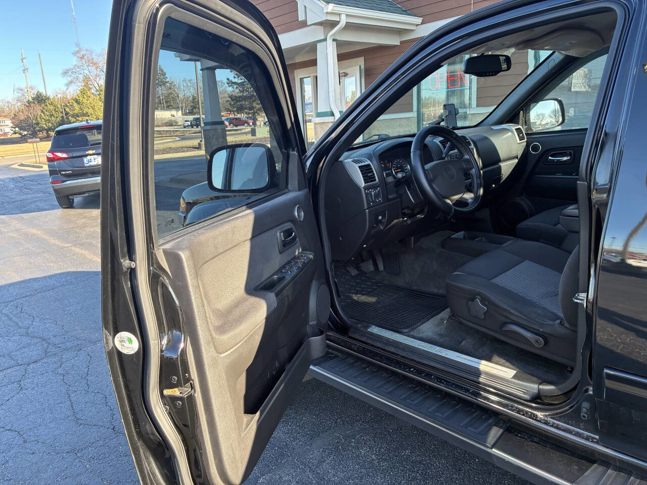 Used 2011 GMC Canyon SLE image 3