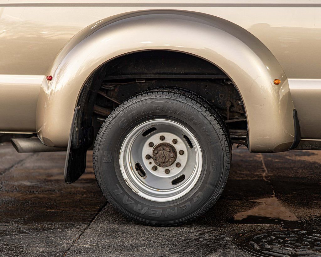 Used 2011 Ford F350 XLT w/ Camper Pkg image 11