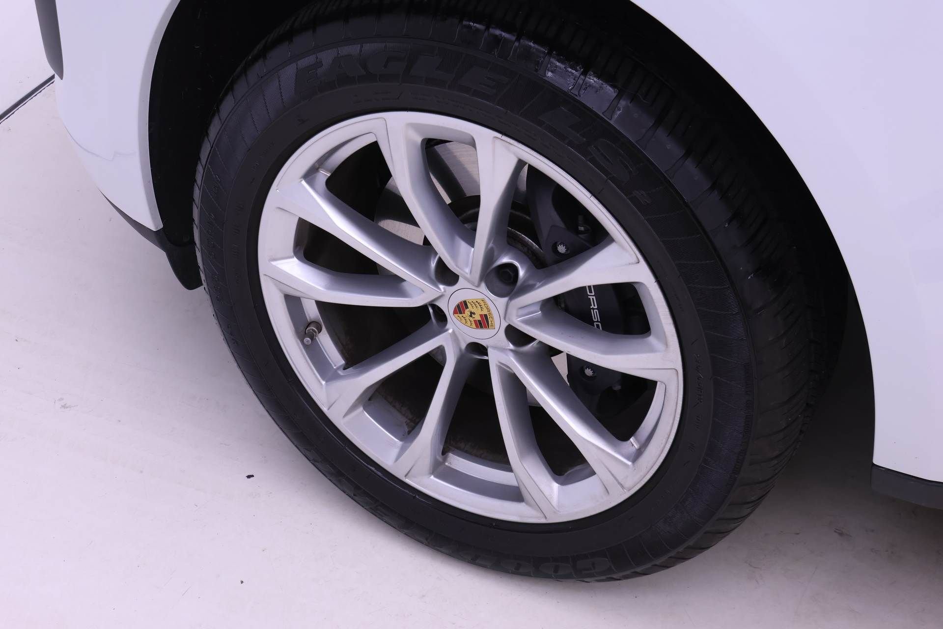 Used 2025 Porsche Macan AWD/4WD image 20