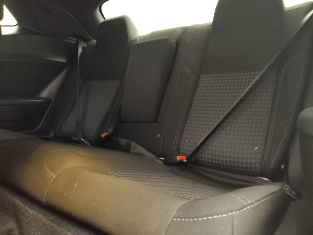 Used 2016 Dodge Challenger SXT RWD image 18