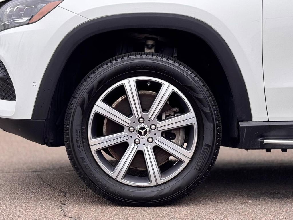 Used 2022 Mercedes-Benz GLS 450 4MATIC image 11