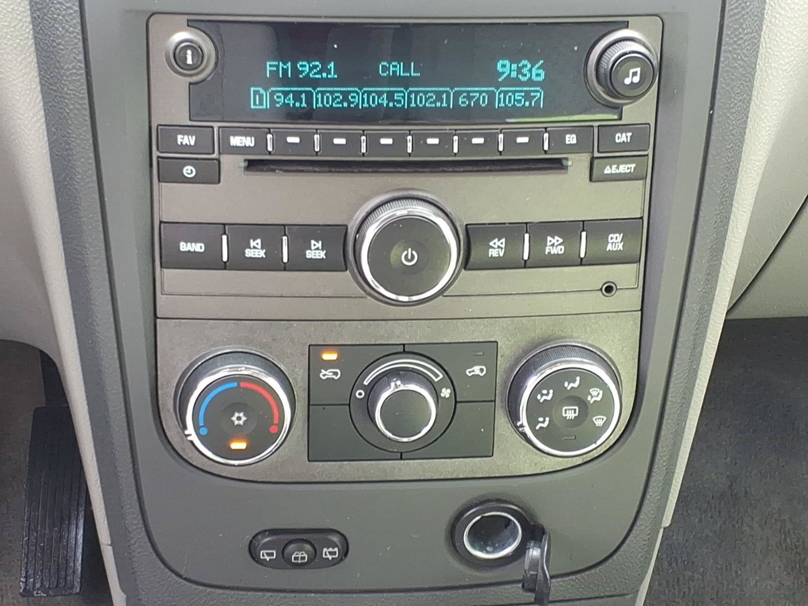 Used 2011 Chevrolet HHR LT FWD image 7