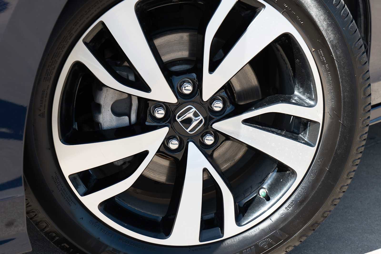 Used 2020 Honda Odyssey Elite image 2