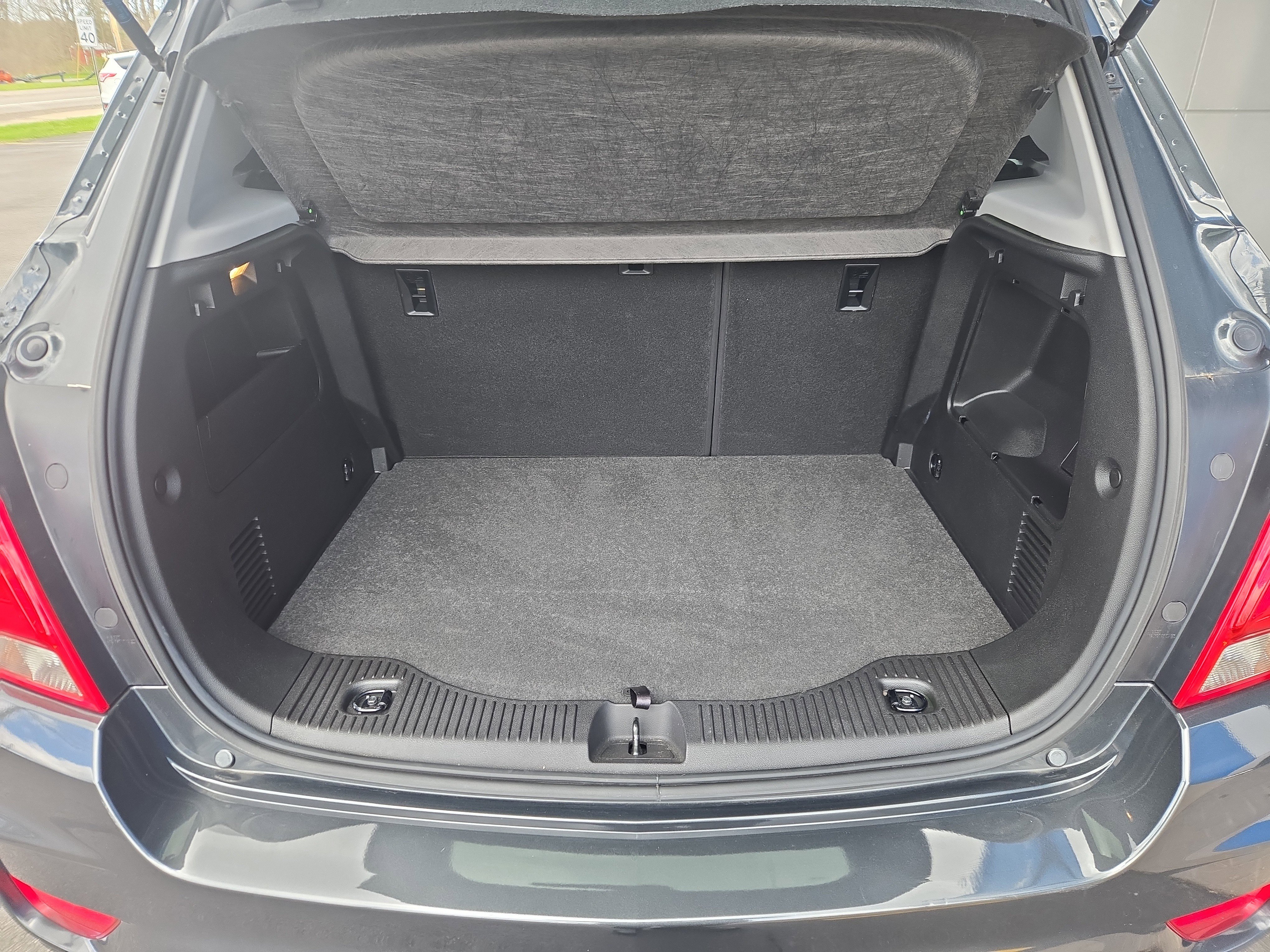 Used 2019 Chevrolet Trax LT w/ LT Convenience Package AWD/4WD image 20