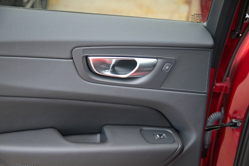 New 2025 Volvo XC60 B5 Core w/ Protection Package Premier image 18