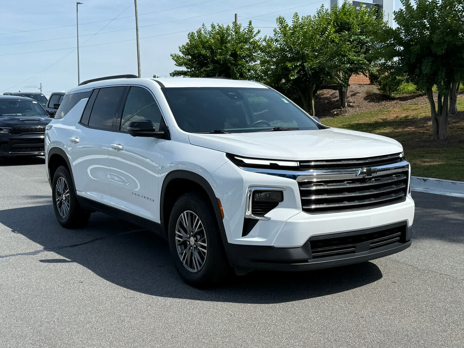 Used 2024 Chevrolet Traverse LT FWD image 7