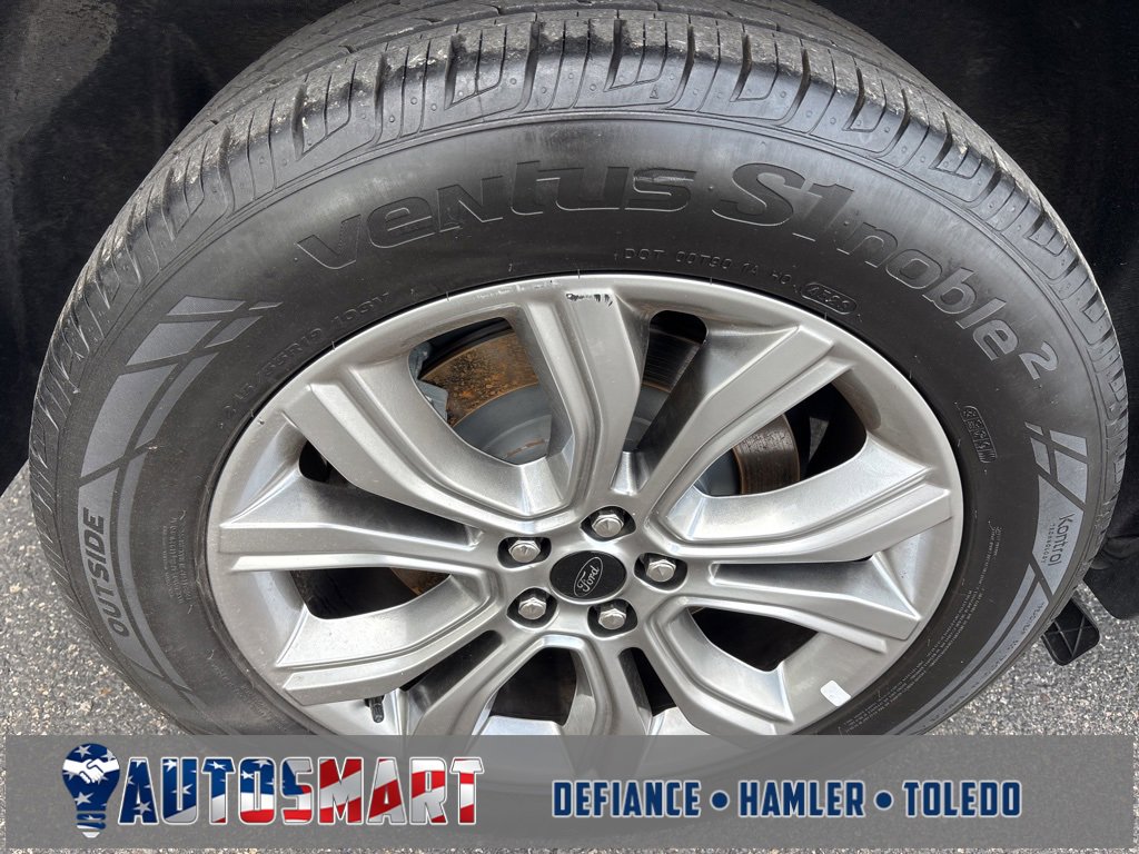 Used 2024 Ford Edge Titanium image 11