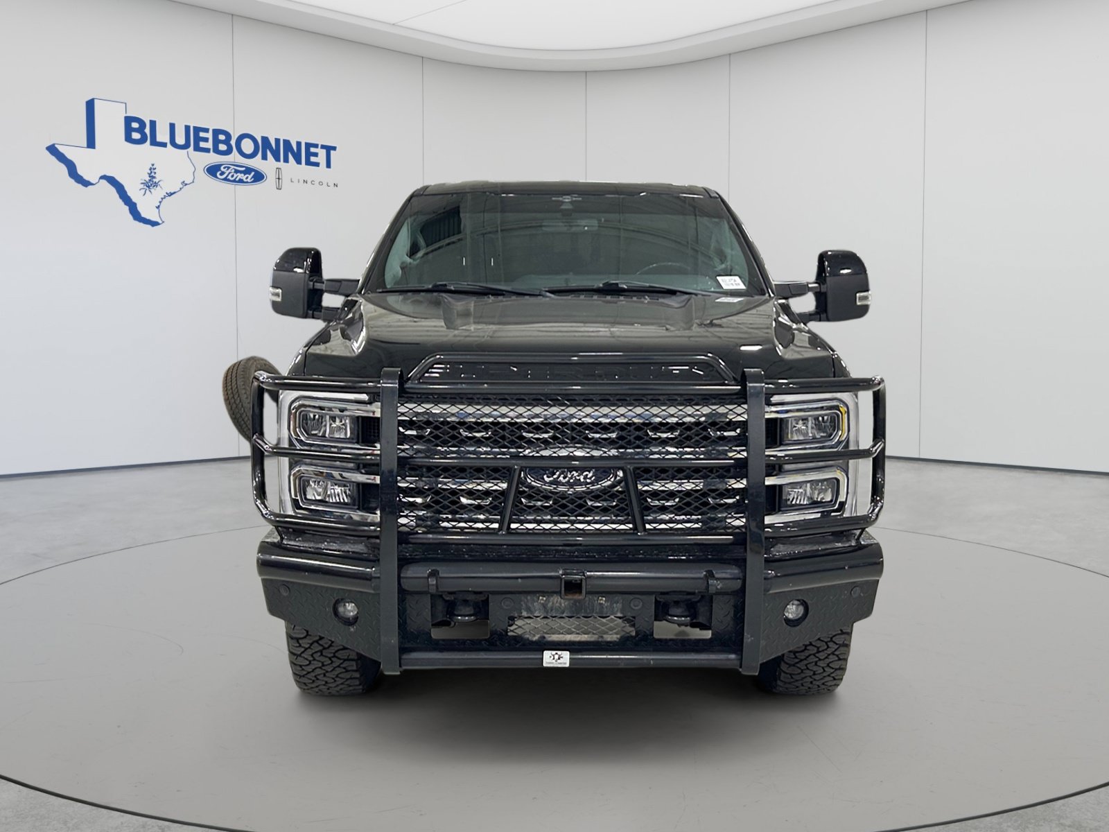 Used 2023 Ford F350 Lariat w/ FX4 Off-Road Package AWD/4WD image 2