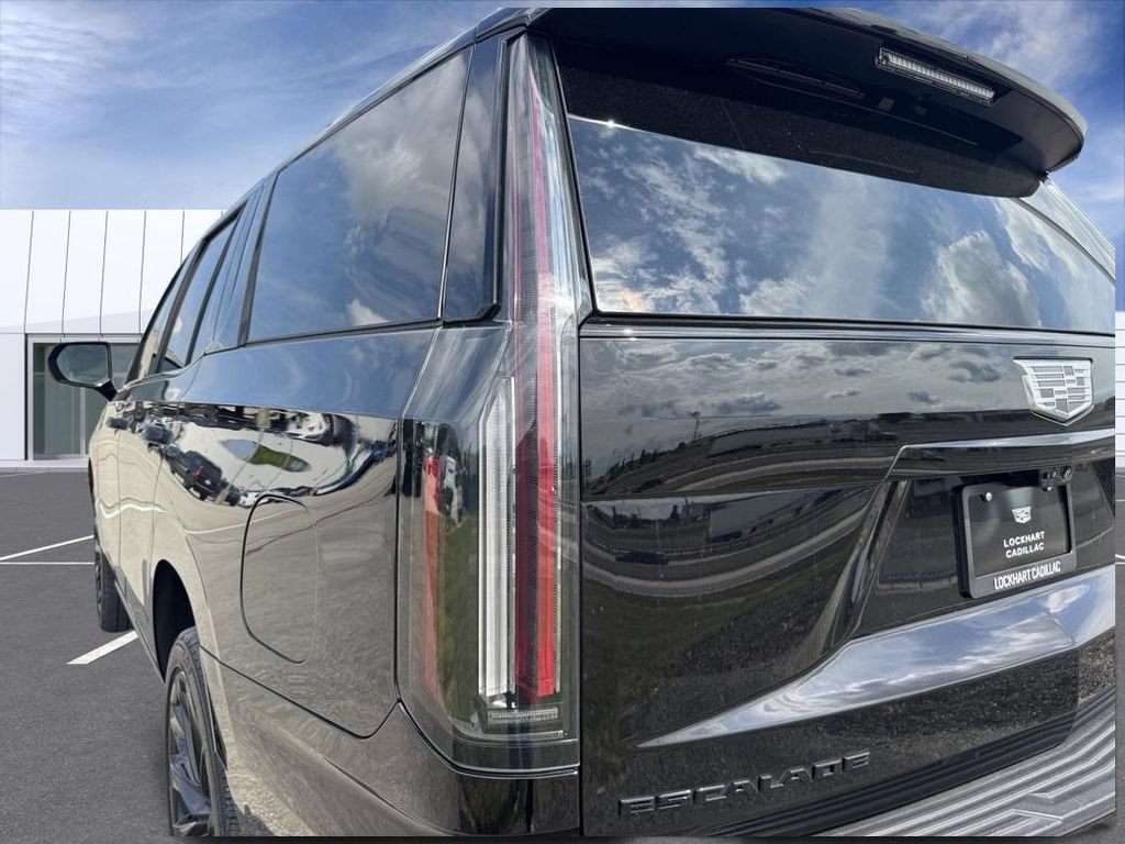 Certified 2025 Cadillac Escalade Sport Platinum w/ LPO, ONYX Package AWD/4WD image 13