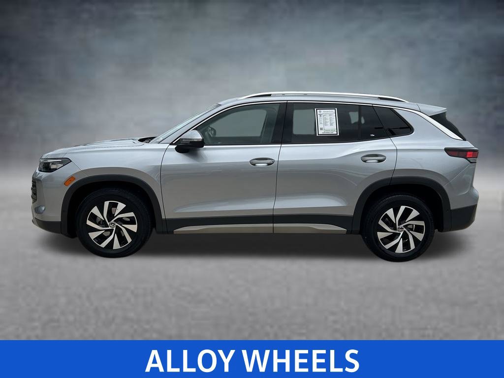 Used 2025 Volkswagen Tiguan S FWD image 3
