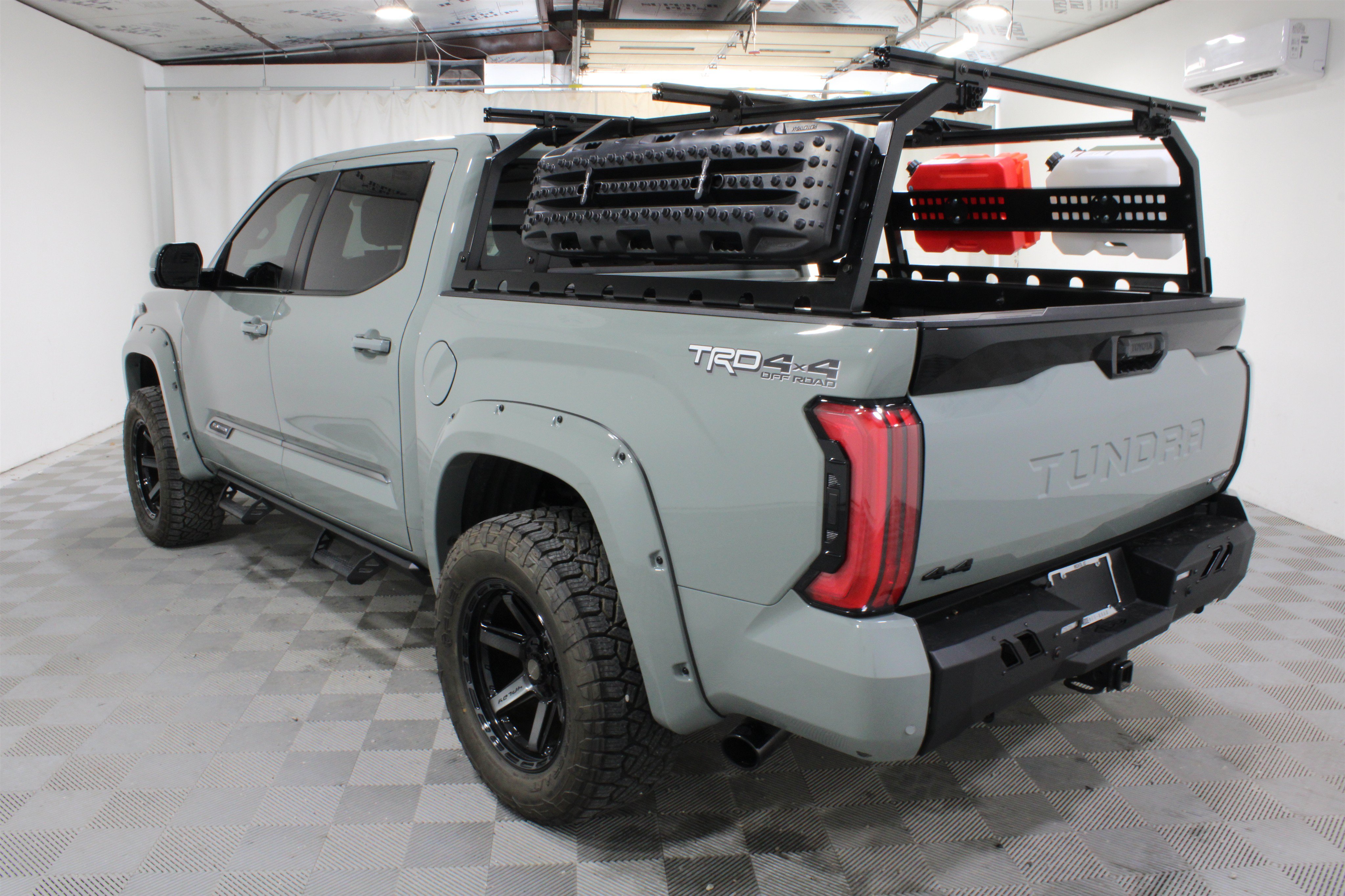 Used 2026 Toyota Tundra Platinum w/ TRD Off-Road Package AWD/4WD image 29