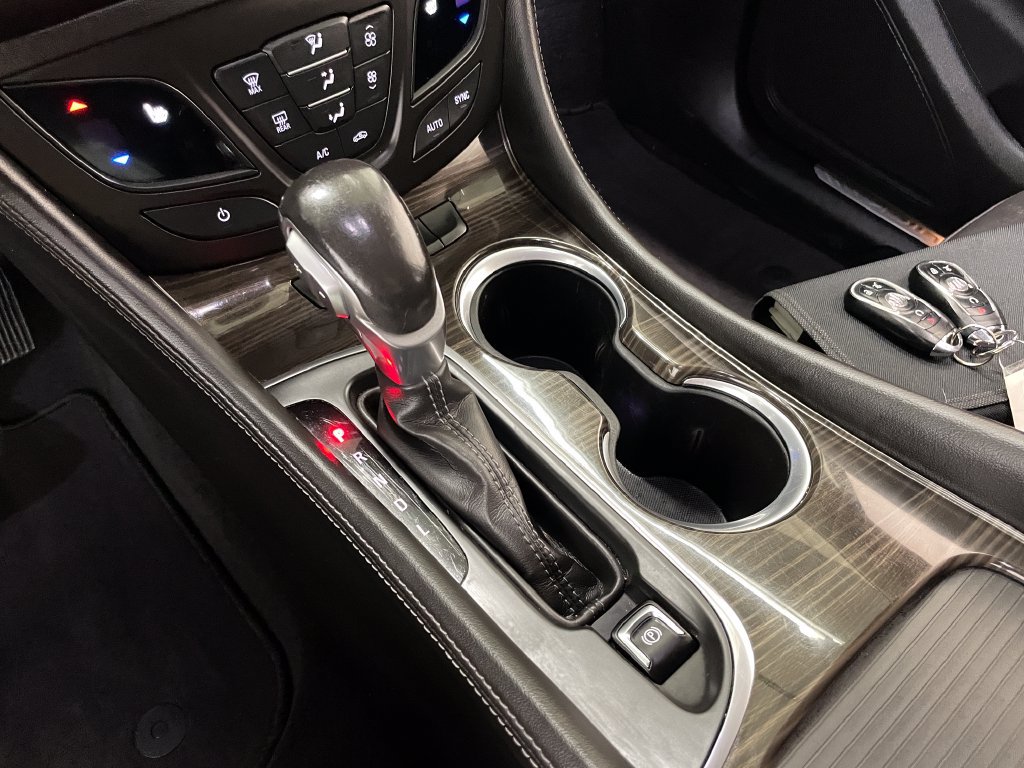 Certified 2020 Buick Envision Essence AWD/4WD image 33