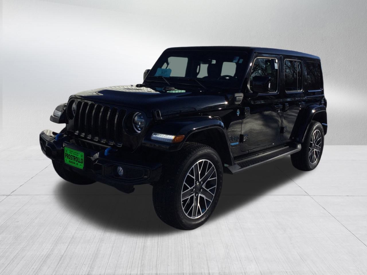 Used 2022 Jeep Wrangler Unlimited Sahara image 2