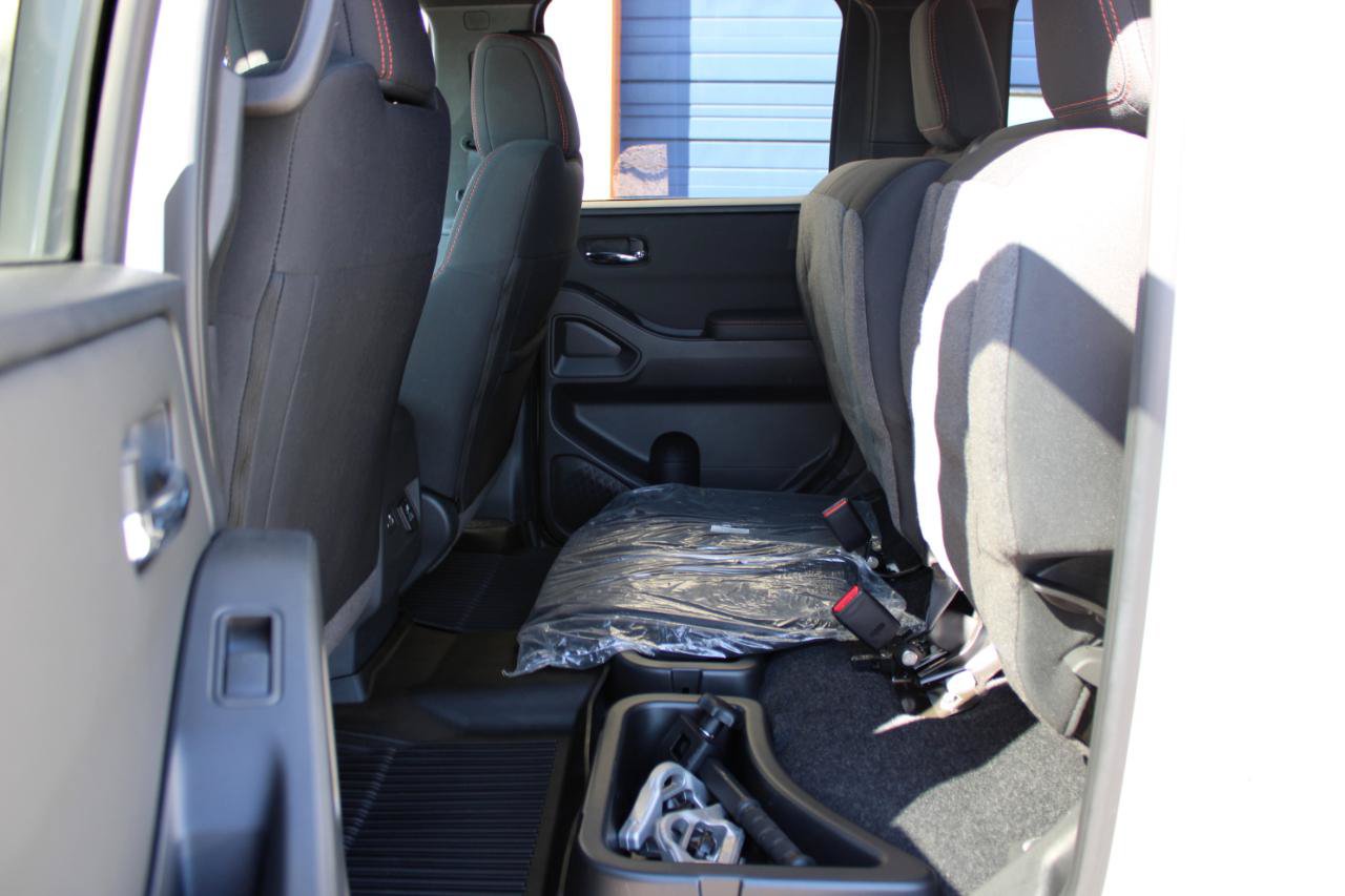 Used 2024 Nissan Frontier PRO-4X w/ Pro Convenience Package AWD/4WD image 40