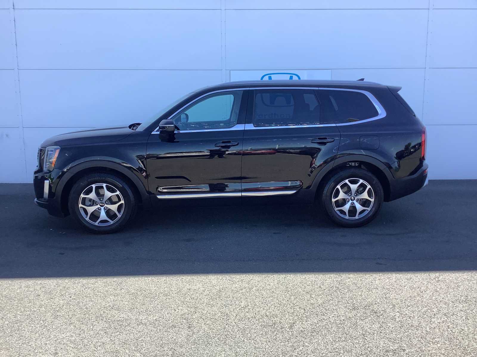 Used 2021 Kia Telluride EX AWD/4WD image 2