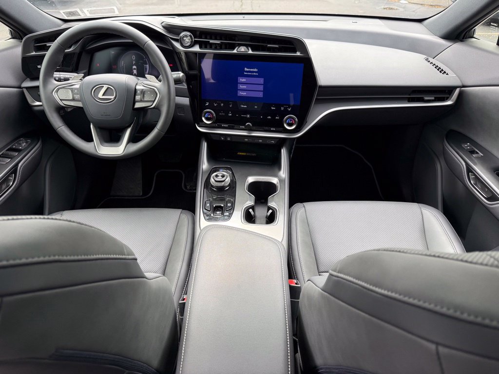 Used 2023 Lexus RZ 450e Premium w/ Technology Package AWD/4WD image 16
