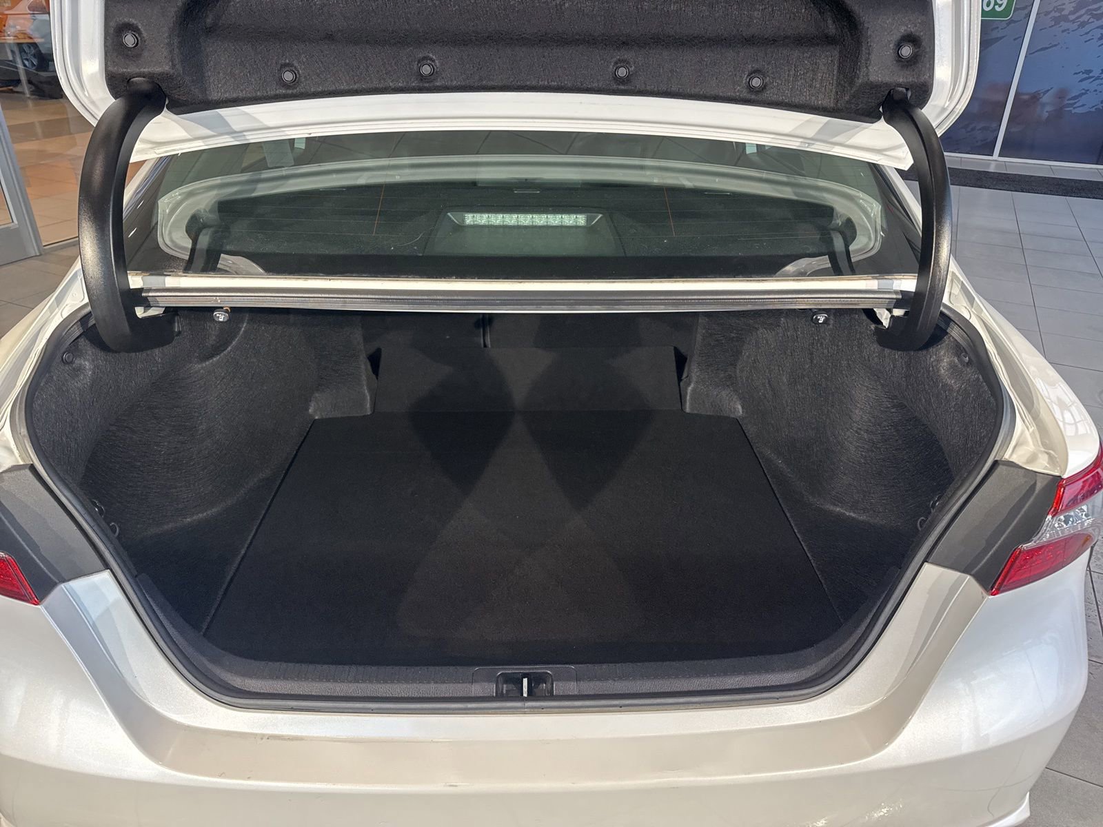 Used 2023 Toyota Camry XSE image 13