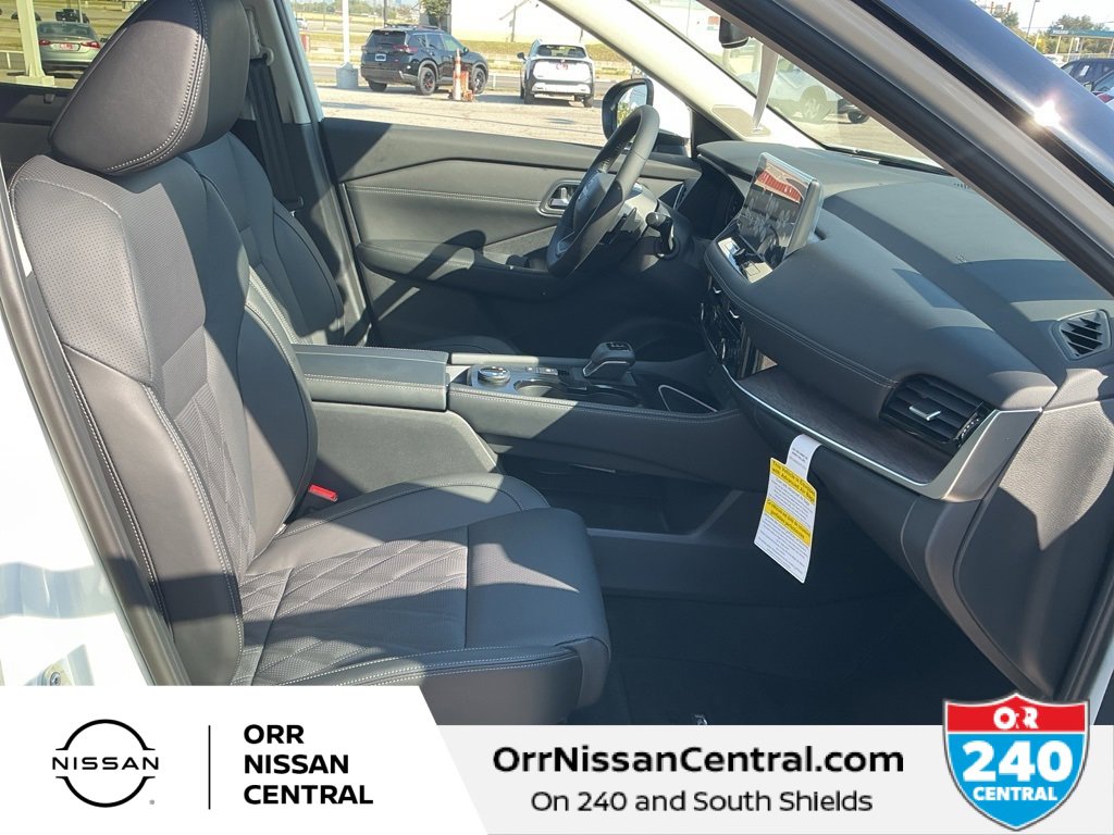 New 2026 Nissan Rogue Platinum image 11