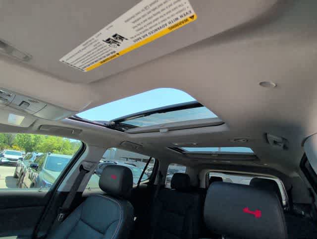 Used 2023 GMC Acadia AT4 w/ Preferred Package AWD/4WD image 17