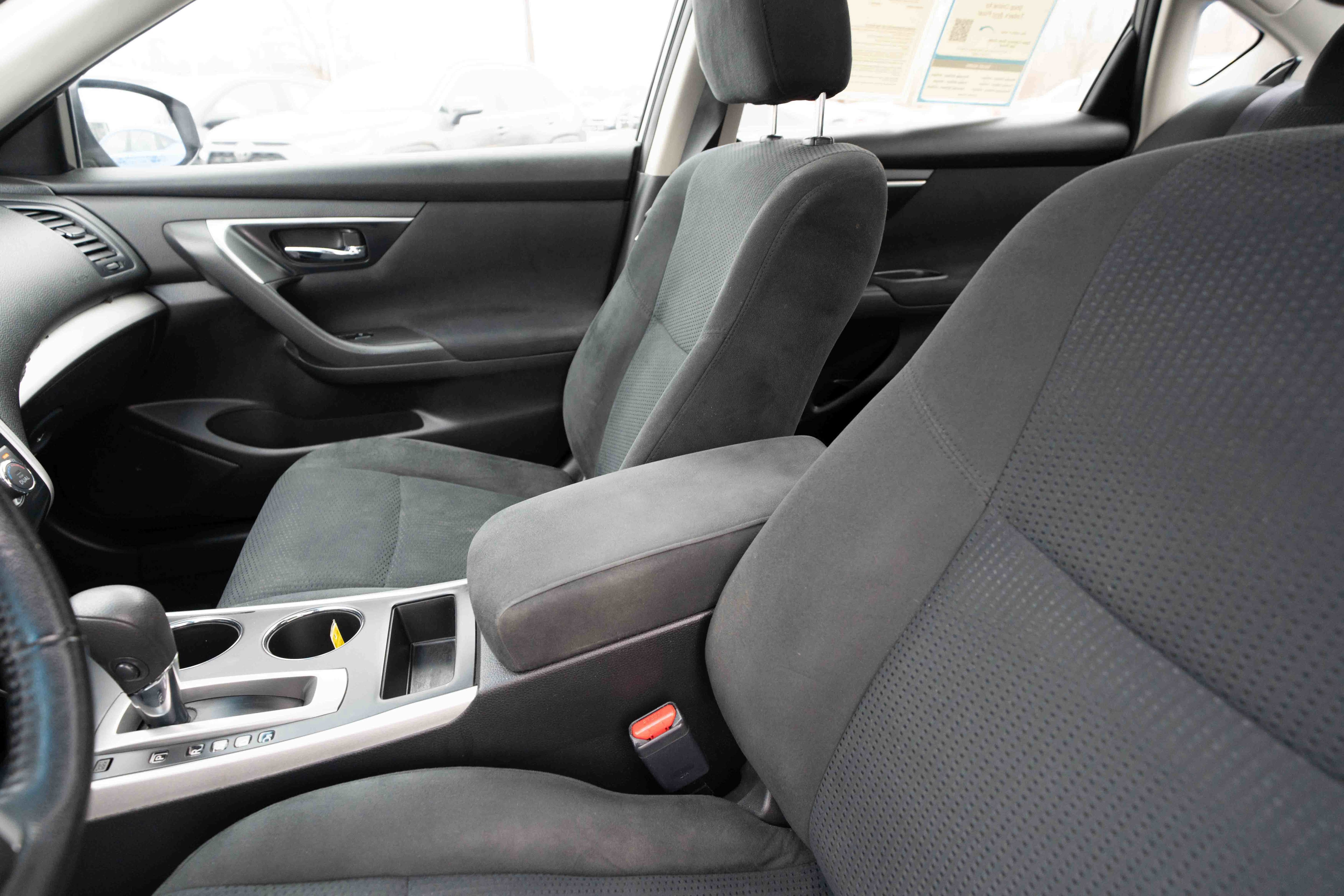 Used 2015 Nissan Altima 2.5 SV w/ Convenience Package image 10