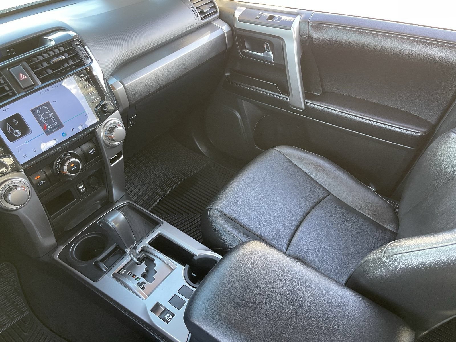 Used 2016 Toyota 4Runner SR5 RWD image 17