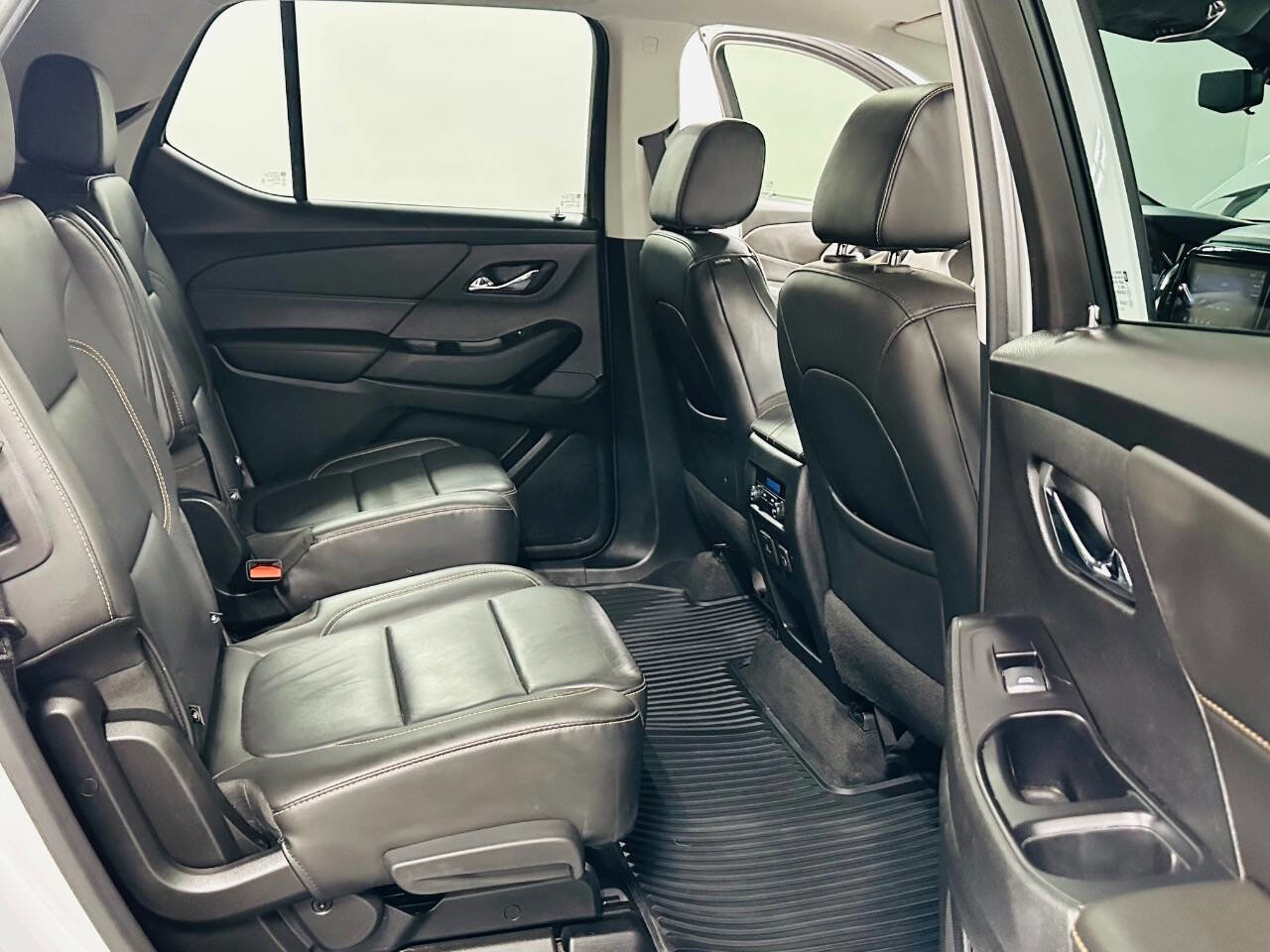 Used 2020 Chevrolet Traverse LT w/ LT Premium Package AWD/4WD image 26