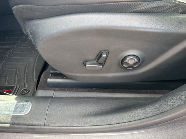 Used 2019 Jeep Cherokee Limited w/ Luxury Group image 19