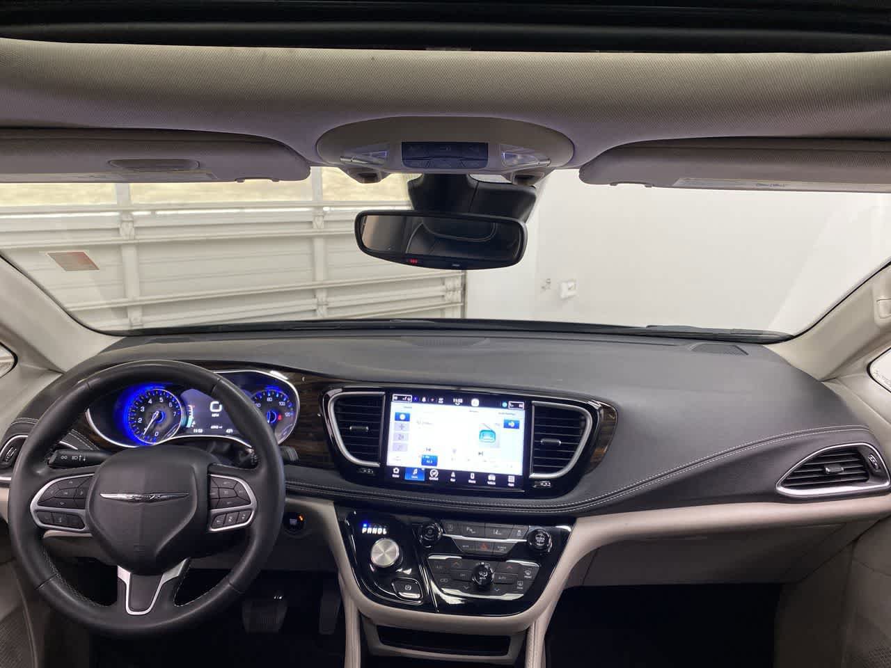 Used 2023 Chrysler Pacifica Limited FWD image 13