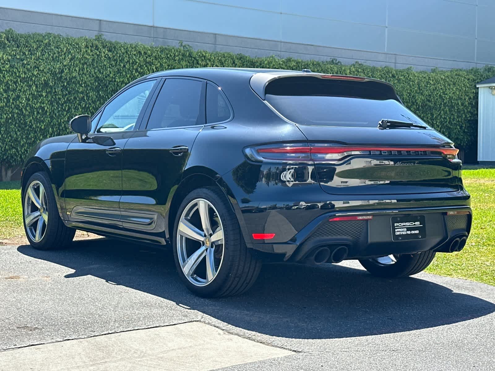 Certified 2023 Porsche Macan Turbo AWD/4WD image 3