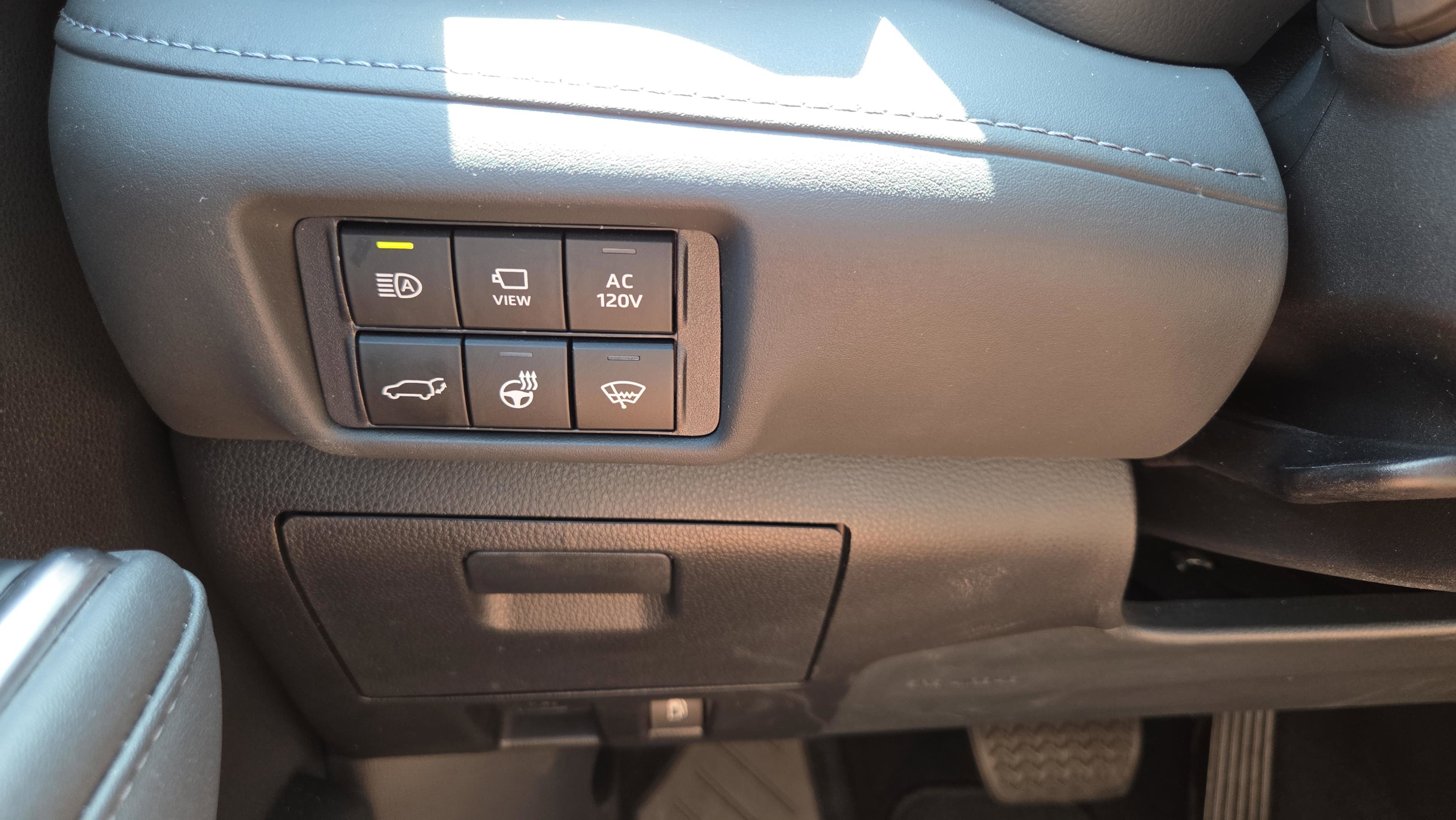 Used 2022 Toyota Highlander Platinum AWD/4WD image 25