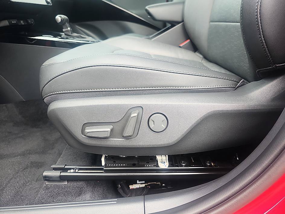 Used 2024 Kia Niro FWD image 14