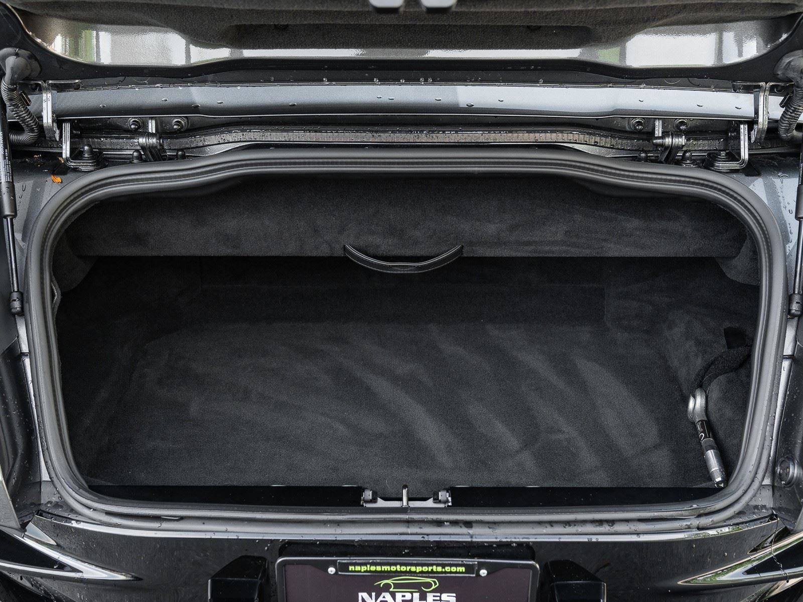 Used 2019 Aston Martin DB11 Volante image 42