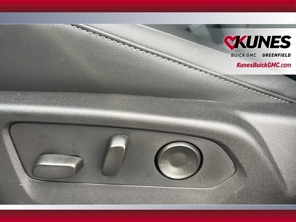 New 2026 GMC Canyon Elevation w/ Convenience Package image 24