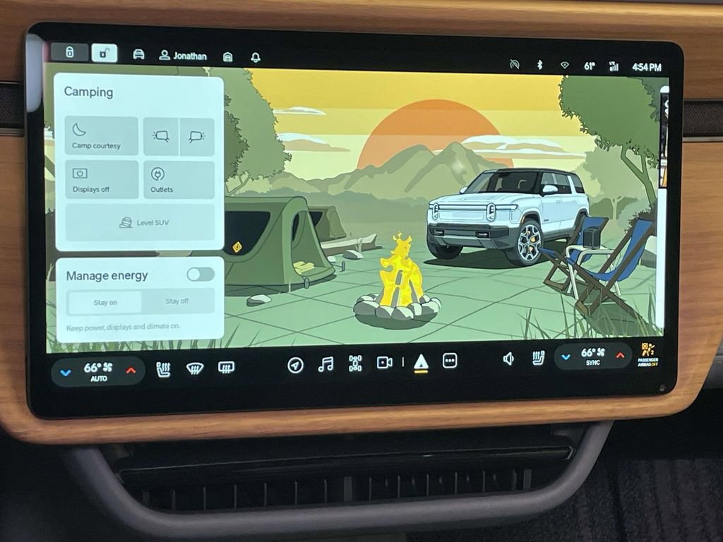 Used 2025 Rivian R1S Premium AWD/4WD image 33