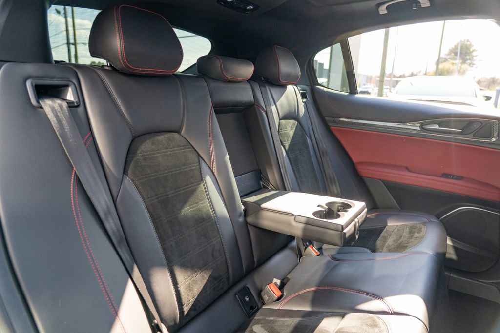 Used 2021 Alfa Romeo Stelvio Quadrifoglio image 19