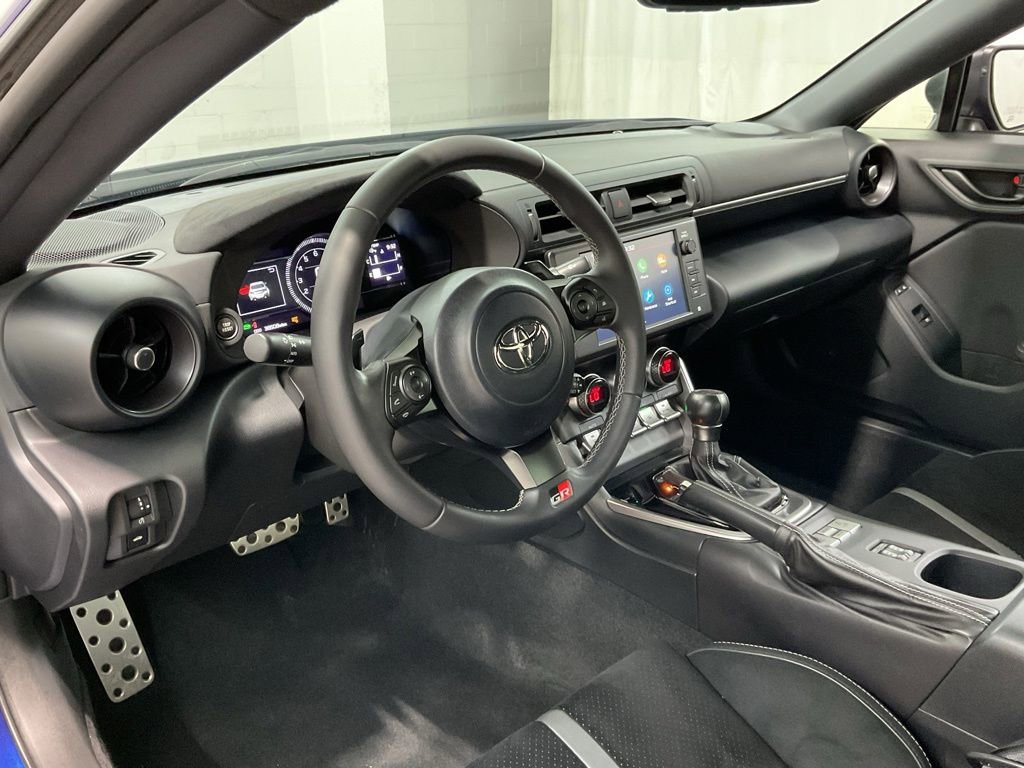 Used 2023 Toyota GR86 Premium RWD image 17