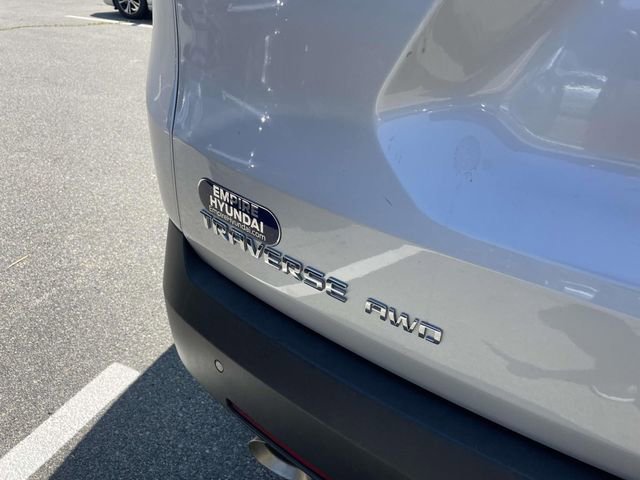 Used 2022 Chevrolet Traverse LT image 7